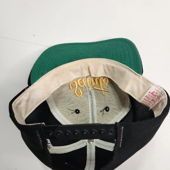 Vintage New Era Hat Saints Script Gold, SnapBack Cap Black, Green Under Brim - Picture 9 of 9